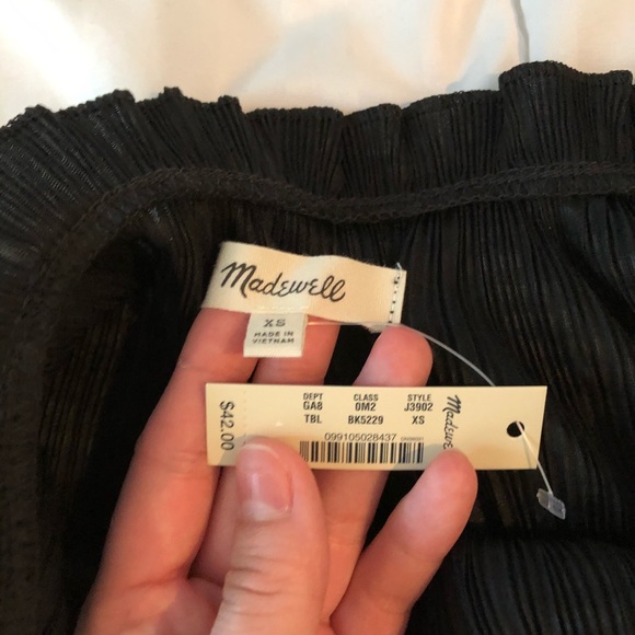 NWT Madewell silky pleated black tank - Picture 3 of 3